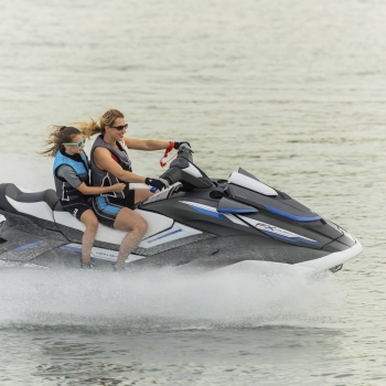Джет Yamaha FX Cruiser HO - съчетание на лукс и нови технологии