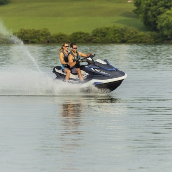 Джет Yamaha FX Cruiser HO - надежден и мощен партньор за водни пътешествия